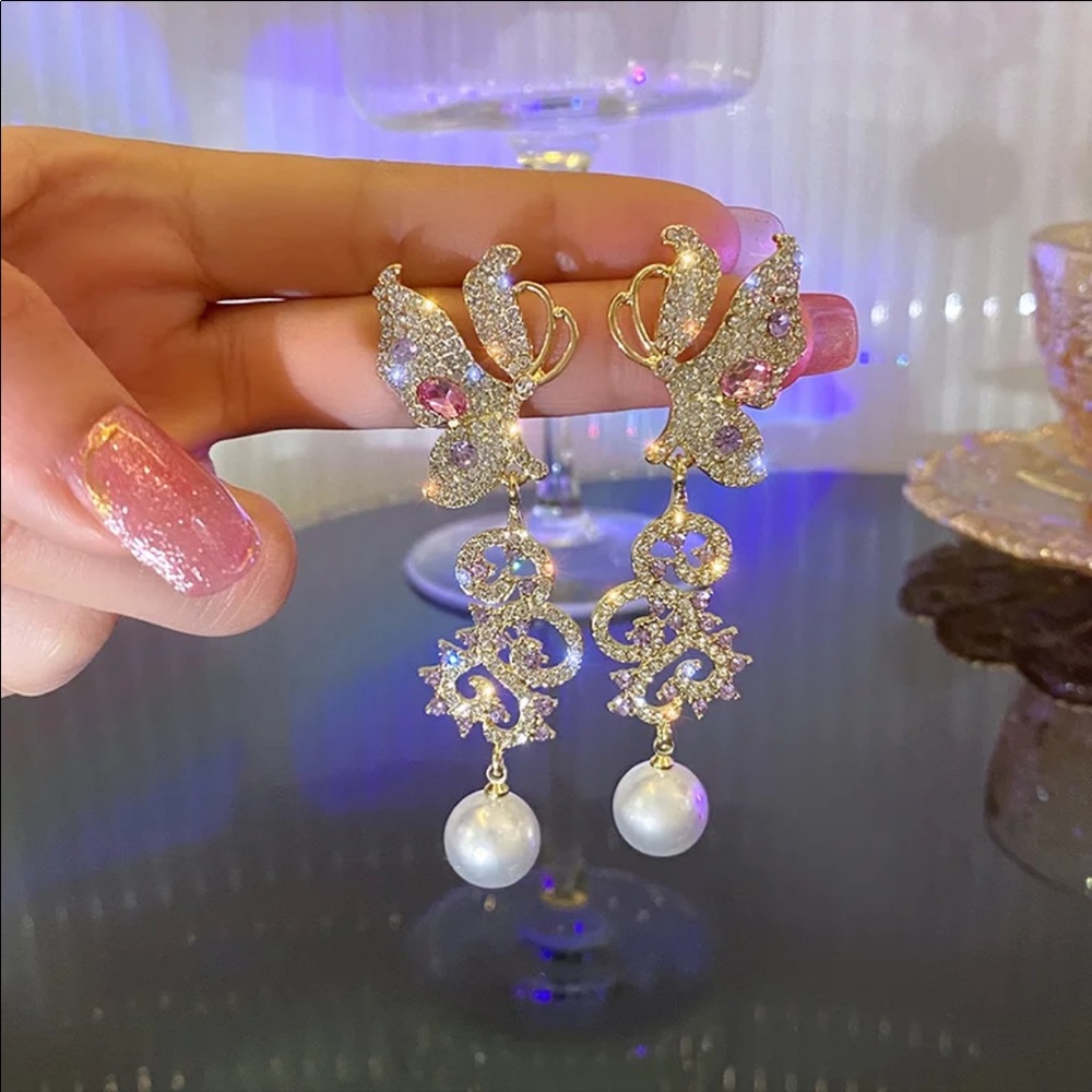 Beautiful Butterfly Pearl Drop Earrings - Picture 5 of 5